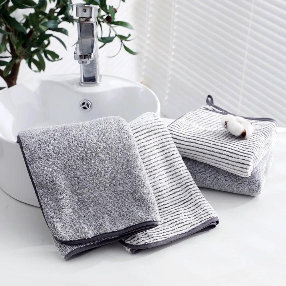 Elegant Striped Bamboo Bath Towel - Highly Absorbent & Quick-Drying for Everyday Use (35x75cm)