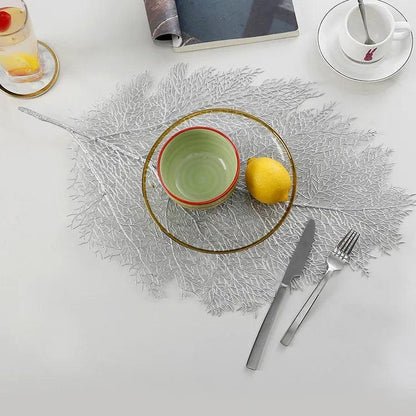 Chic Golden Leaf Dining Mat: Elegant Heat-Resistant Table Protector & Stylish Accent