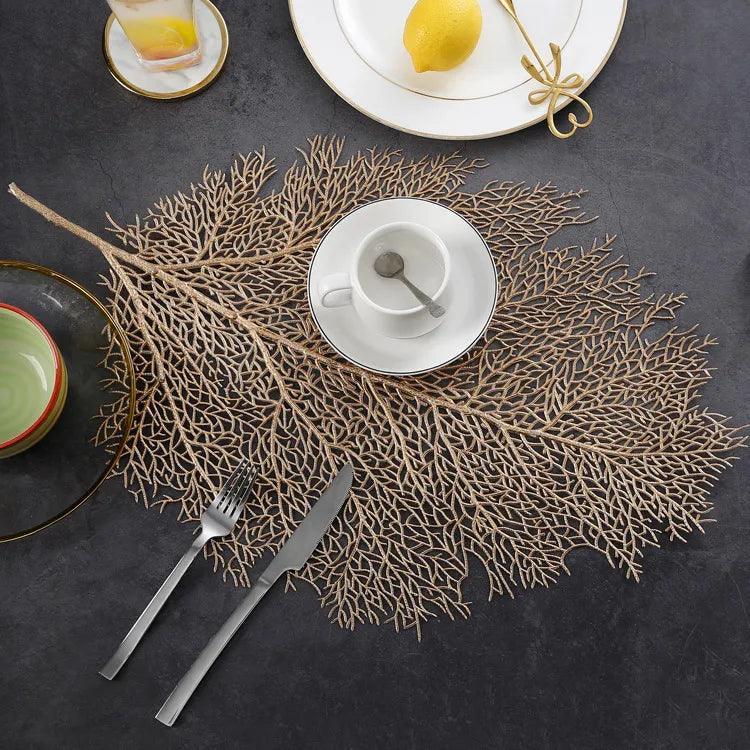 Chic Golden Leaf Dining Mat: Elegant Heat-Resistant Table Protector & Stylish Accent